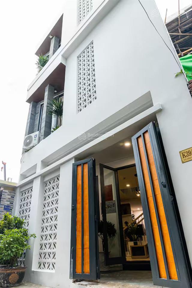Cần bán căn nhà 5 tầng, 60m2, full nội thất thuộc khu phân lô ngõ 160, đường lương thế vinh!