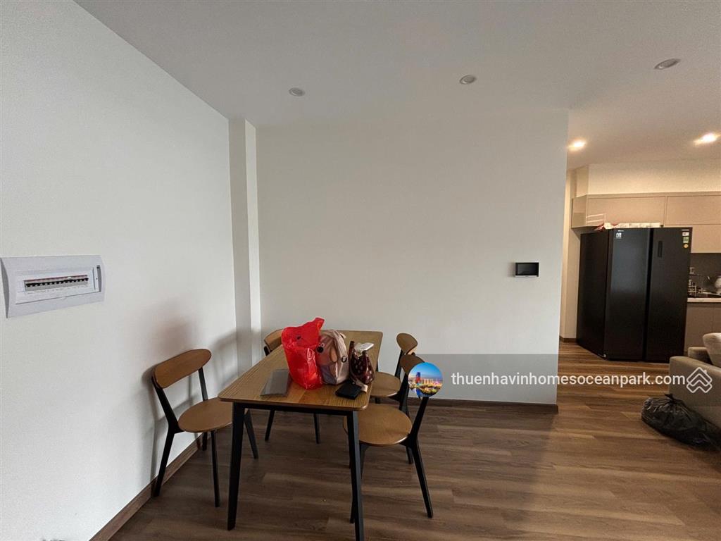 Cho thuê 3pn zurich full đồ, nhà mới, hướng đn view thoáng, sẵn slot ô tô, giá chỉ 15tr/tháng