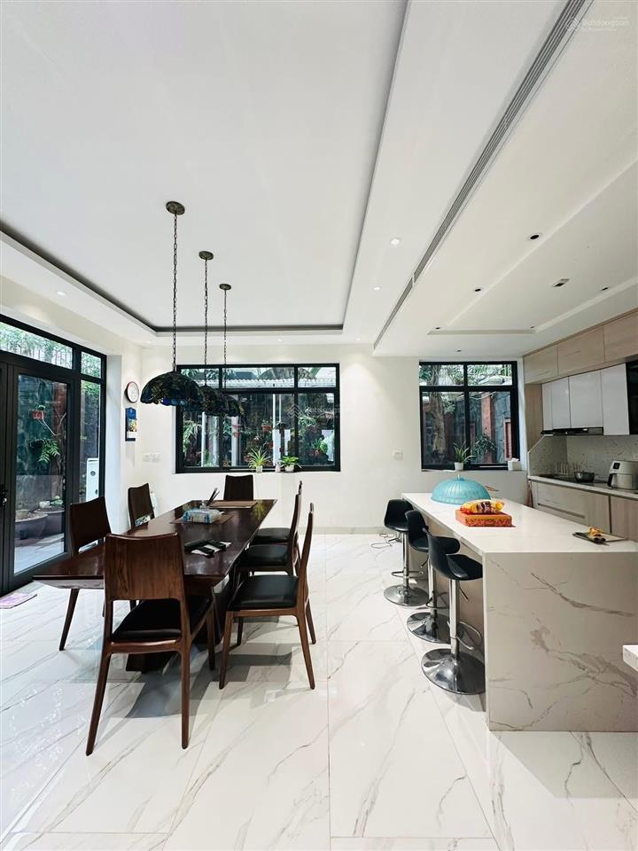 Cần bán nhanh biệt thự võ chí công 210m2 4t  mt 13m kinh doanh gần hồ tây  48,5tỷ có thương lượng