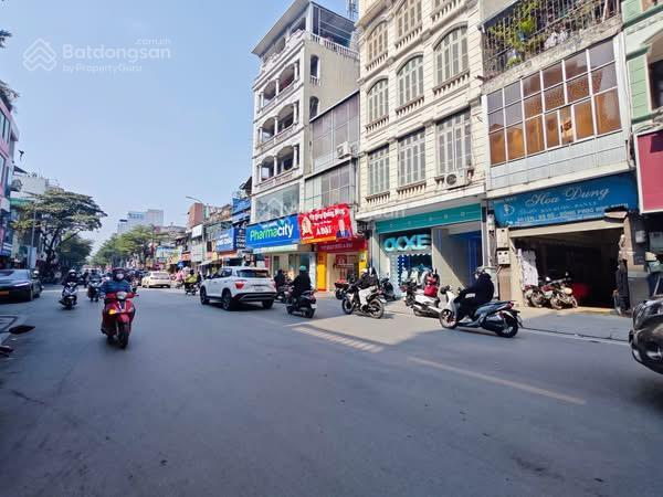 Gần 400tr/m2 mặt phốkhâm thiên 90m23t vỉa hè rộngđang cho thuê 50 tr/thángcần tiền bán gấp.