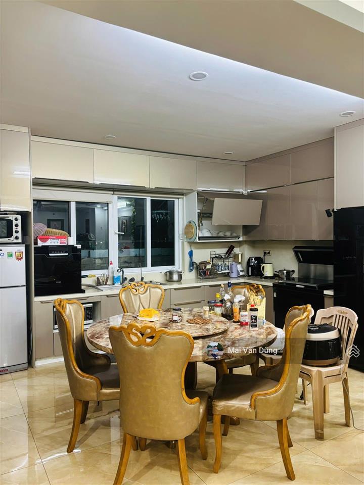 Chuyển nhượng căn hộ 160m, green house, đối diện trường marie curie long biên