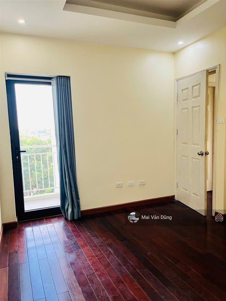 Bán căn chung cư happy house, gần 100m, 3 ngủ, 2wc, ban công đông nam view vinhomes