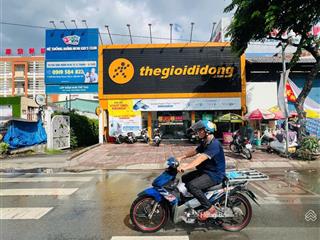 Bán nhà ngay cửa ngõ sân bay! mặt tiền trường sơn  dt 15 x 25m  cấp 4  hđt 200tr. giá 81 tỷ