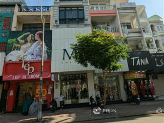 Siêu đẹp! bán gấp nhà mặt tiền võ văn tần  q3, dt 5.5 x 18m  5 tầng  hđt 155 tr/th, giá 30 tỷ