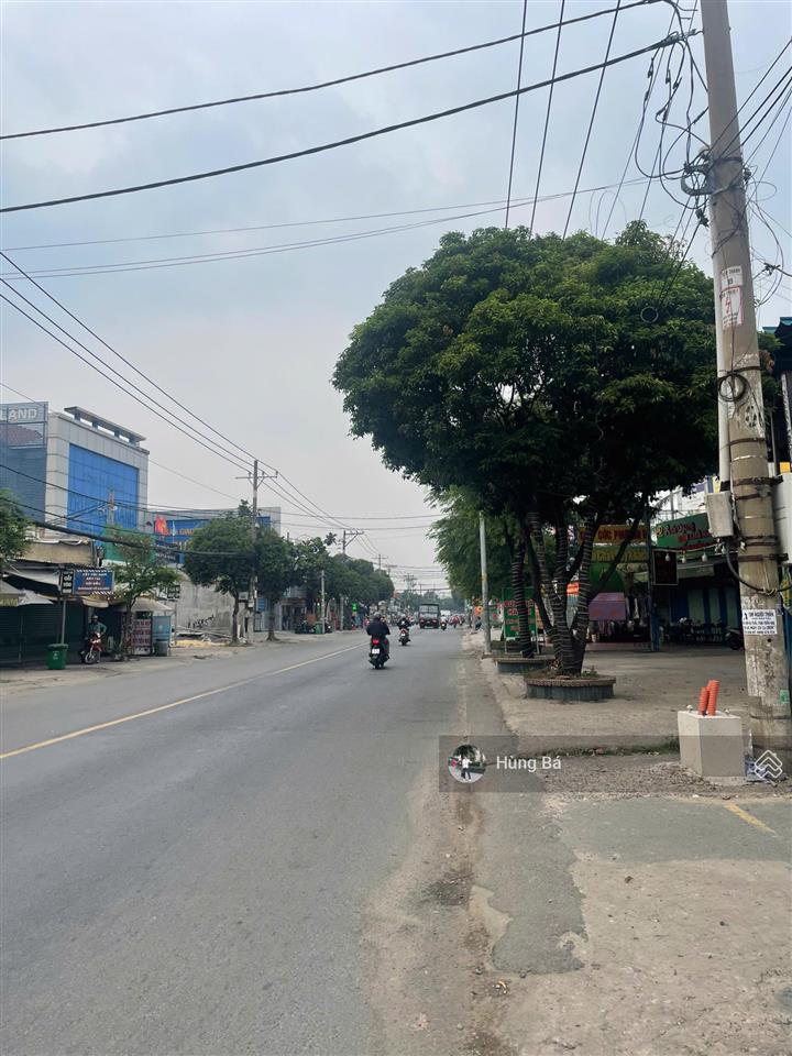Quá rẻ! bán nhà mặt tiền lâm văn bền. diện tích 10 x 40m  nhà cấp 4  hđt 60 triệu. giá 35 tỷ