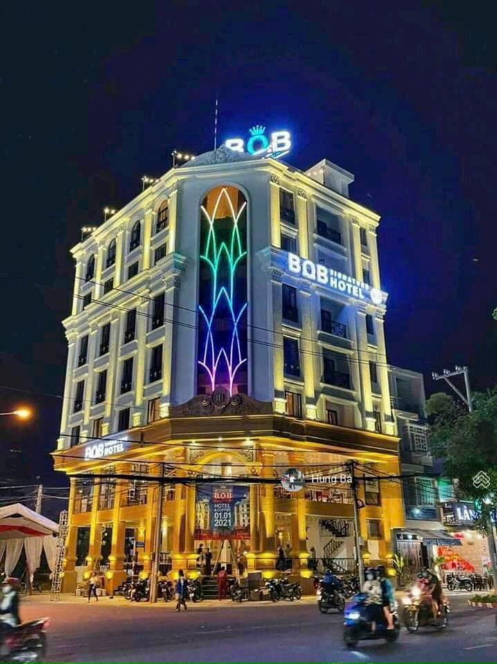 Bán gấp tòa nhà góc 2 mặt tiền phan huy ích. dt 15 x 28m  hầm 7 tầng  hđt 180 triệu. giá 50 tỷ