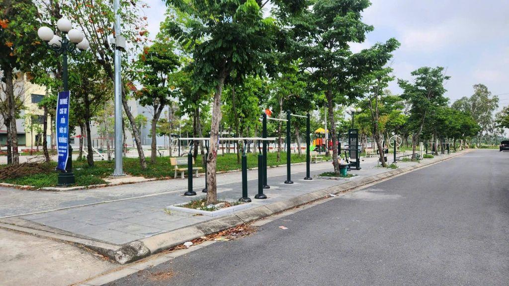 Bán nhà 3 tầng 130m, đường thông ô tô, 30m ra công viên Kim Chung, Đông Anh. Hơn 10 tỷ