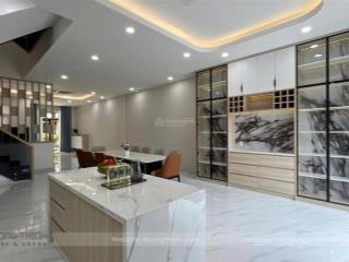 Cho thuê nhà biệt thự tại verosa park khang điền, 40 triệu vnd, 350m2, giá ưu đãi, view đẹp