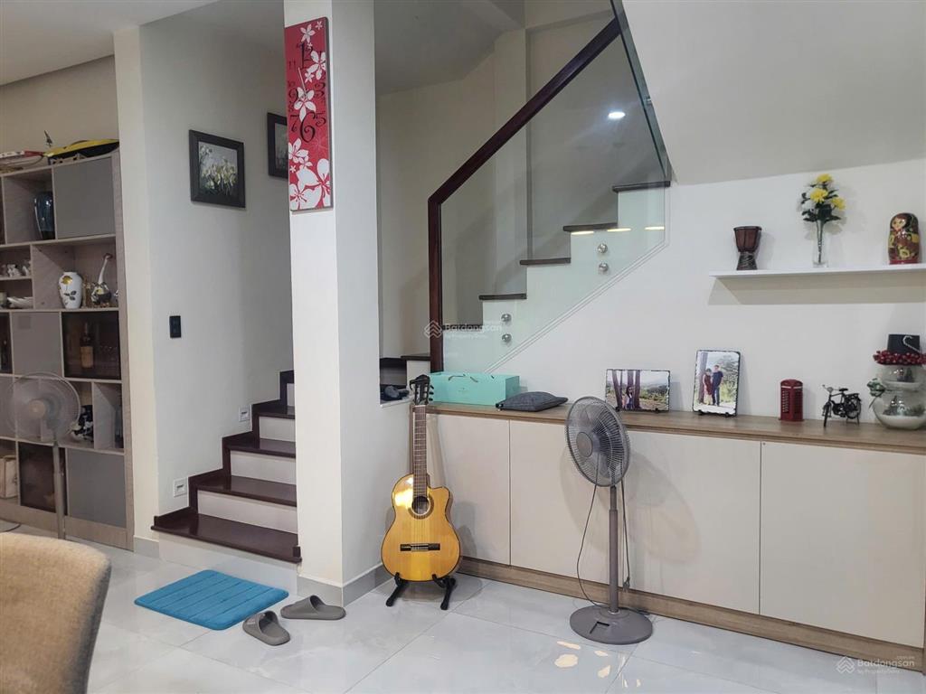 Cho thuê biệt thự lucasta villa, 35 triệu, 300m2, 4pn, 5wc