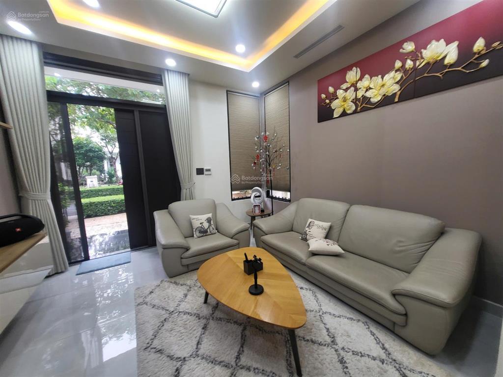 Cho thuê biệt thự lucasta villa, 35 triệu, 300m2, 4pn, 5wc