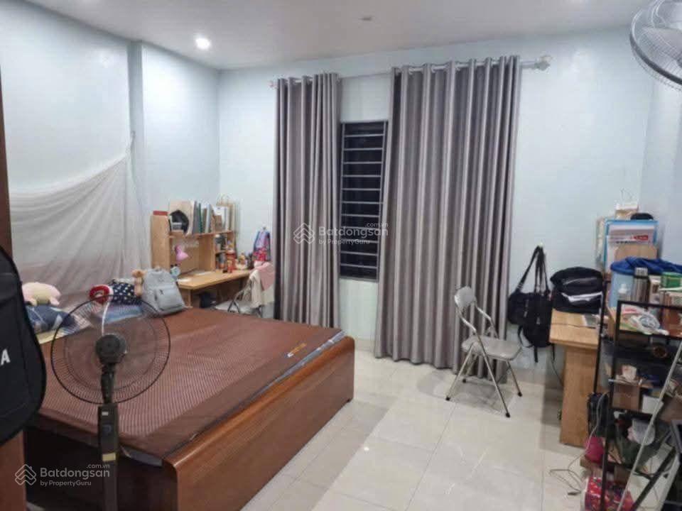 Cần bán nhà gần 40m2, xây 3 tầng tại yên nghĩa, cách bến xe và quốc lộ 6 hơn 1.1km. giá 3.3 tỷ
