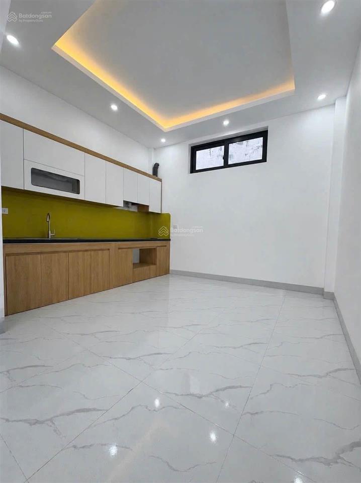 Nhà trung tâm chúc sơn, ô tô đỗ cửa, 42m2 xây mới 4 tầng, giá 3.35 tỷ