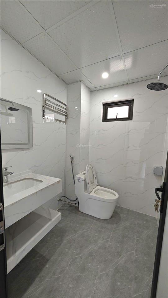 Nhà trung tâm chúc sơn, ô tô đỗ cửa, 42m2 xây mới 4 tầng, giá 3.35 tỷ
