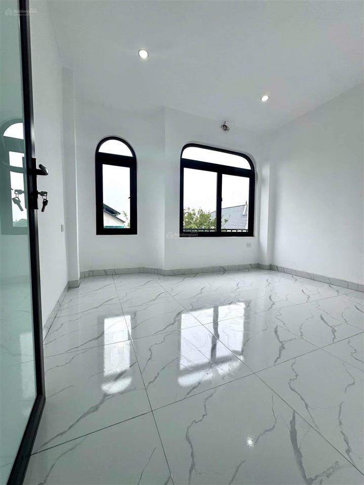 Nhà trung tâm chúc sơn, ô tô đỗ cửa, 42m2 xây mới 4 tầng, giá 3.35 tỷ