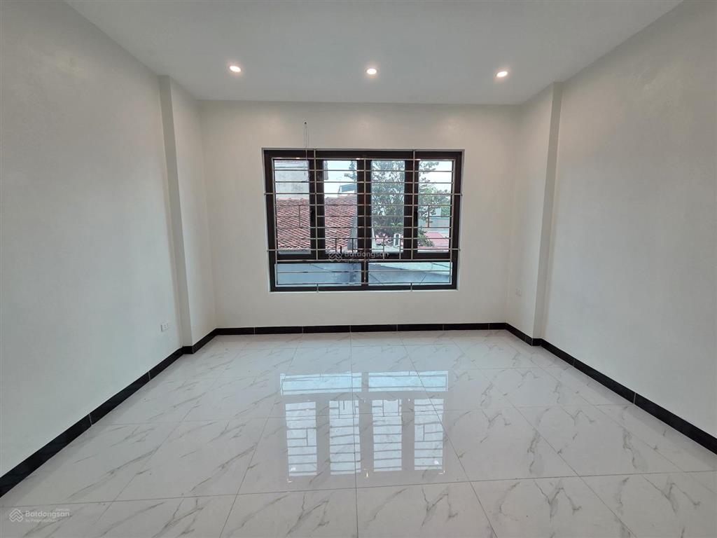 Bán gấp nhà thị trấn chúc sơn, đối diện bệnh viện đa khoa chương mỹ. 45m2, 4 tầng, ô tô đỗ cửa