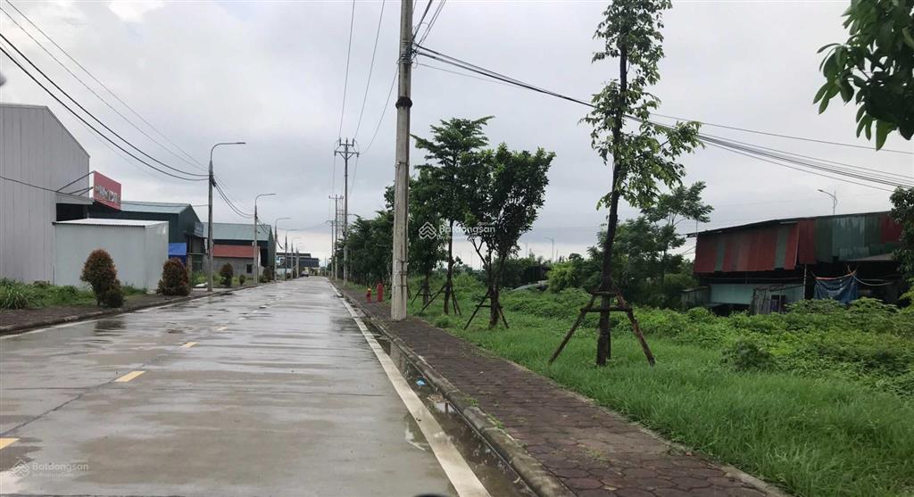 Chính chủ bán suất ngoại giao đất khu công nghiệp 350m2 mt 10m giá 8tr/m2 đường to 20m