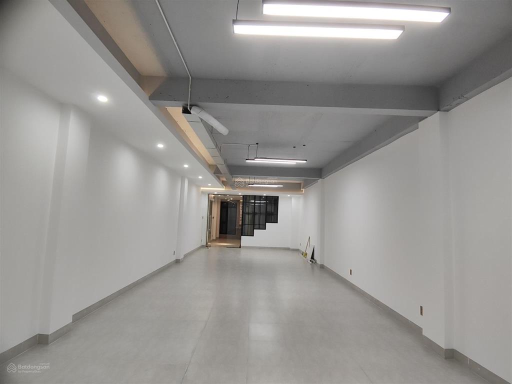 Cho thuê tòa nhà văn phòng 4 tầng vị trí đẹp đường gs1, kđt quảng trường xanh, đông hòa, dĩ an