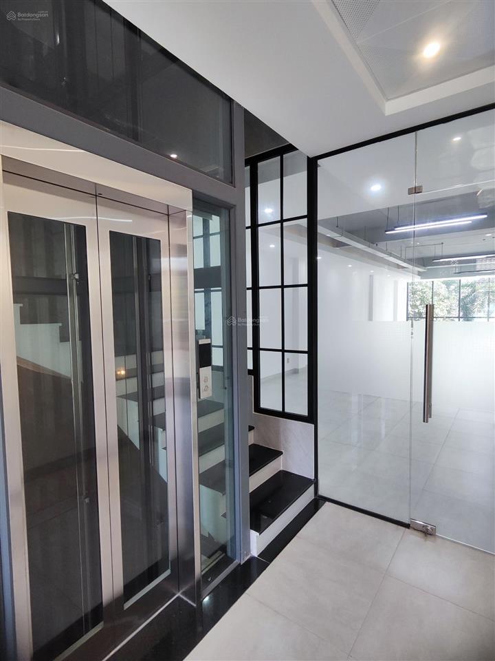 Cho thuê tòa nhà văn phòng 4 tầng vị trí đẹp đường gs1, kđt quảng trường xanh, đông hòa, dĩ an