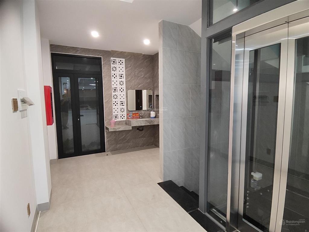 Cho thuê tòa nhà văn phòng 4 tầng vị trí đẹp đường gs1, kđt quảng trường xanh, đông hòa, dĩ an