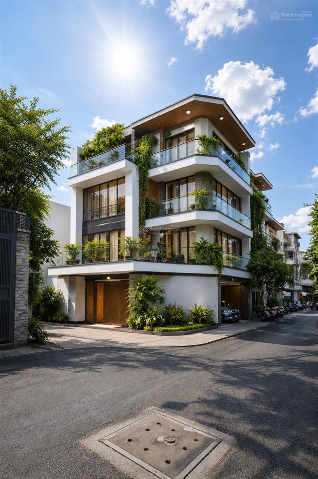 Bán nhà quận 10  công nhân 152m², ngang 10m nở hậu 11m giá chỉ nhỉnh 3x tỷ.