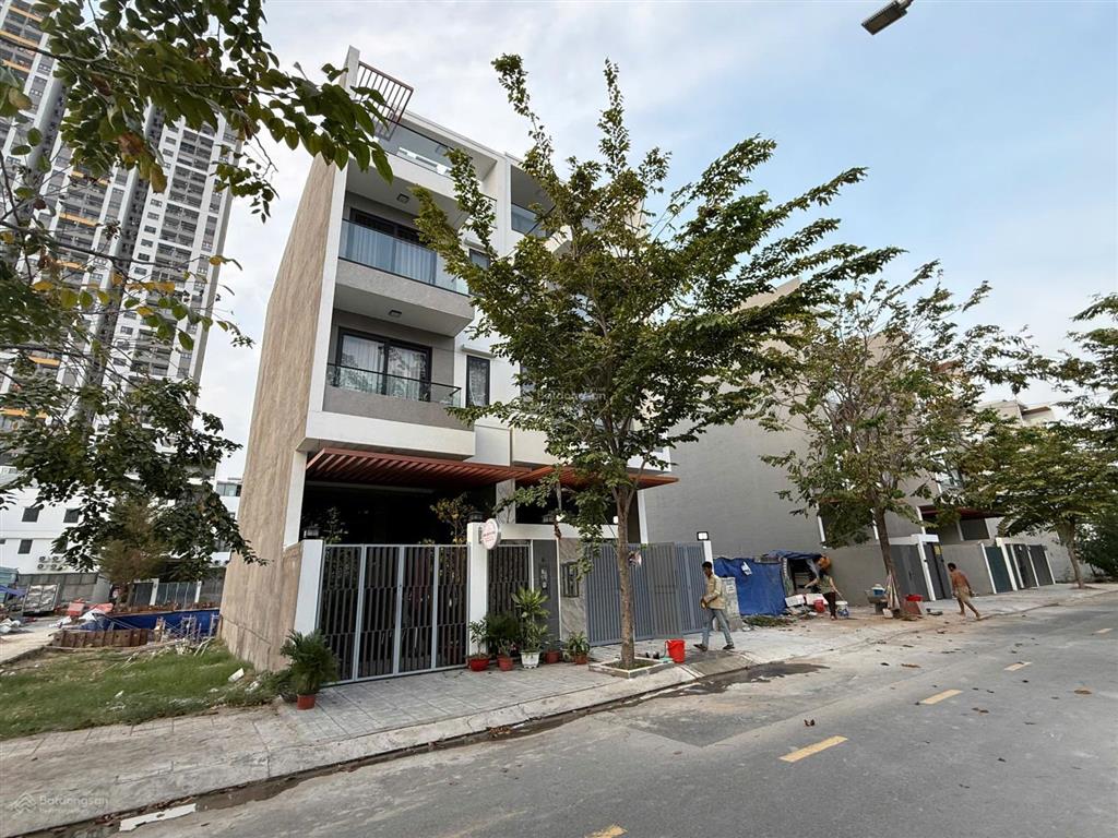 Siêu đầu tư  bán nhanh lô góc 2 mt đường đào trí kdc q7 riverside   0799 205 ***