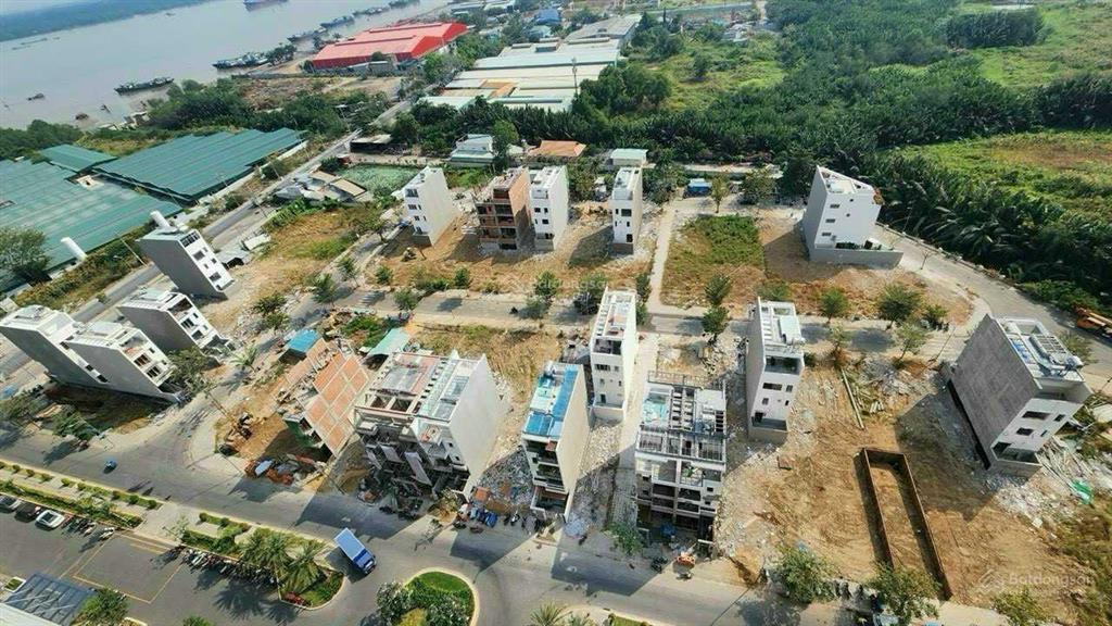 Siêu đầu tư  bán nhanh lô góc 2 mt đường đào trí kdc q7 riverside   0799 205 ***