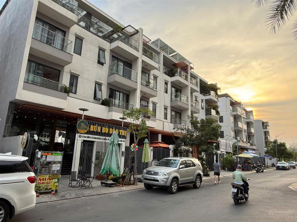 Siêu đầu tư  bán nhanh lô góc 2 mt đường đào trí kdc q7 riverside   0799 205 ***
