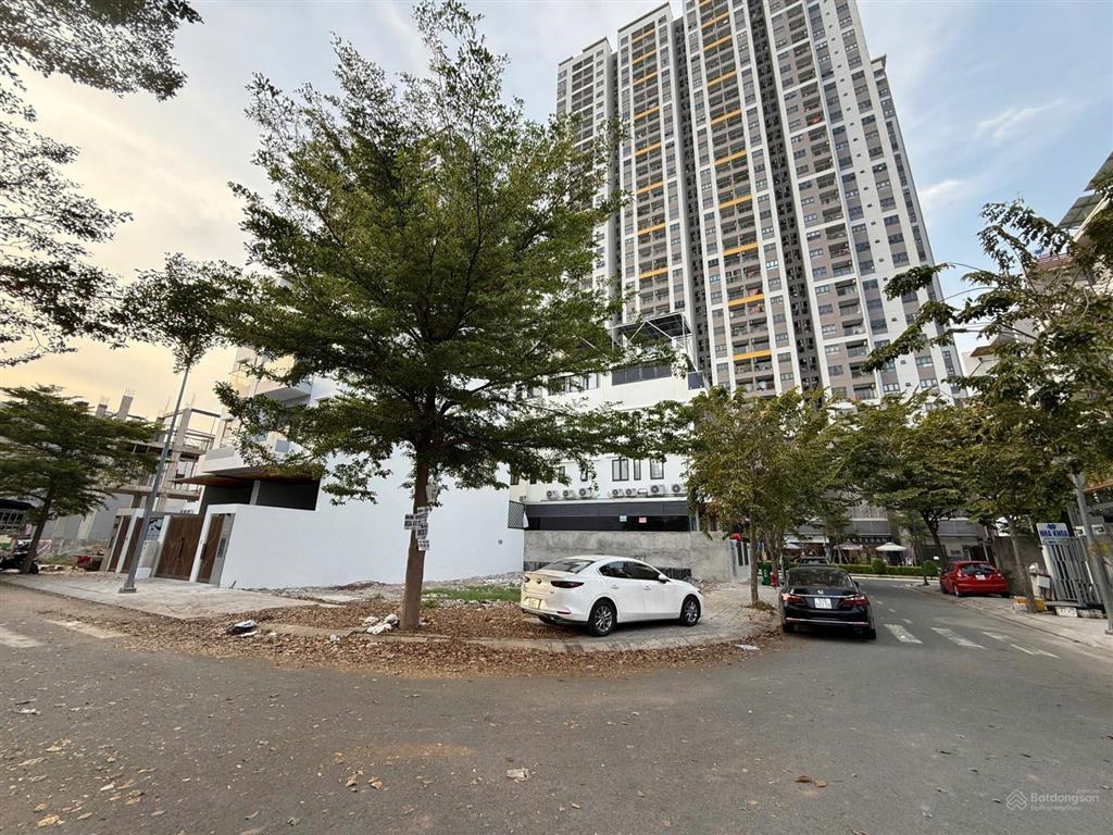 Siêu đầu tư  bán nhanh lô góc 2 mt đường đào trí kdc q7 riverside   0799 205 ***
