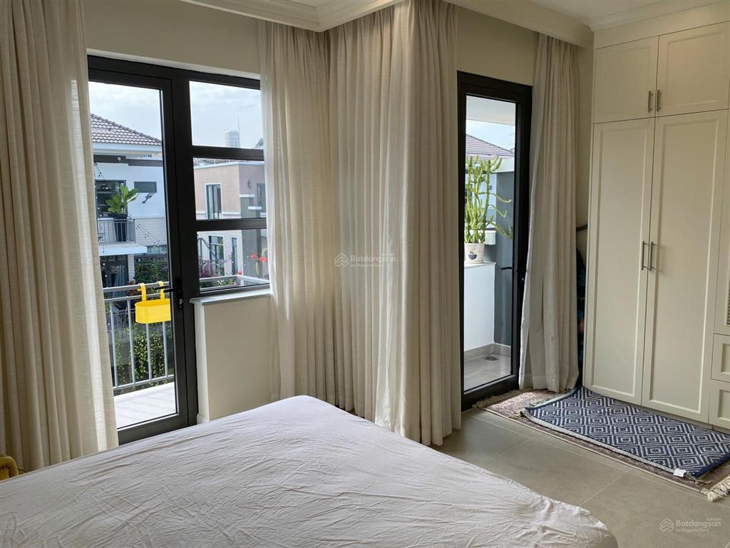 Tôi chính chủ bán gấp nhà phố lavila kiến á dt 5.5x17.6m, đường lớn 20m & 12m giá 11 tỷ, sổ hổng
