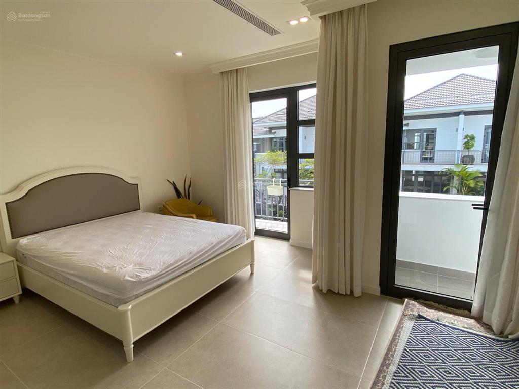 Tôi chính chủ bán gấp nhà phố lavila kiến á dt 5.5x17.6m, đường lớn 20m & 12m giá 11 tỷ, sổ hổng