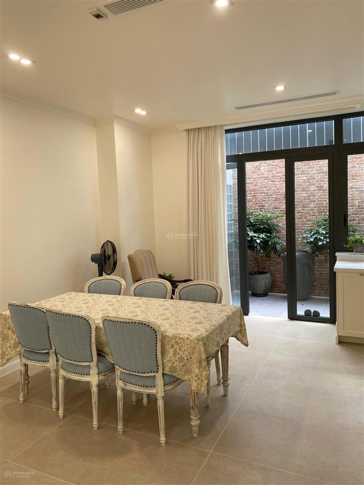 Tôi chính chủ bán gấp nhà phố lavila kiến á dt 5.5x17.6m, đường lớn 20m & 12m giá 11 tỷ, sổ hổng