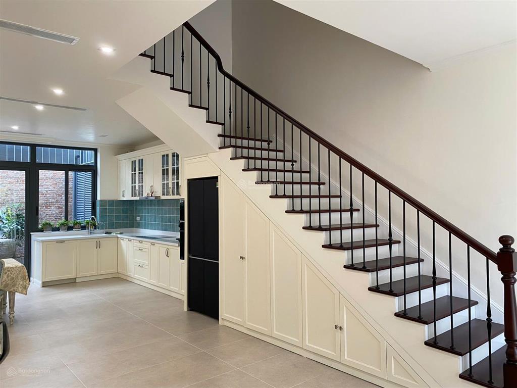 Tôi chính chủ bán gấp nhà phố lavila kiến á dt 5.5x17.6m, đường lớn 20m & 12m giá 11 tỷ, sổ hổng