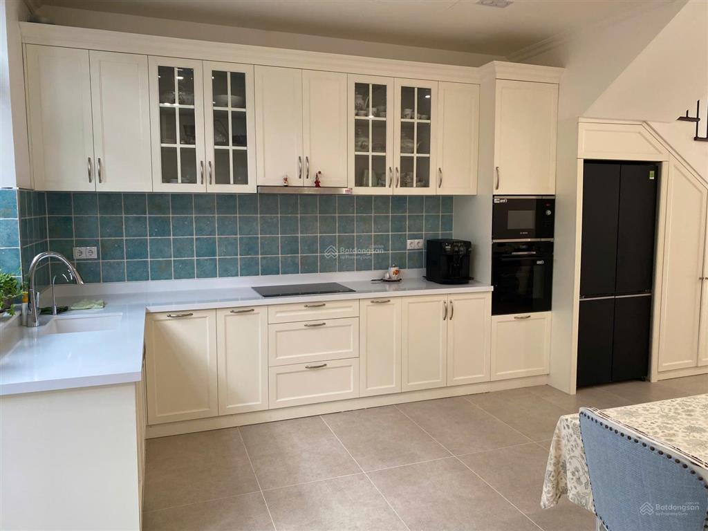 Tôi chính chủ bán gấp nhà phố lavila kiến á dt 5.5x17.6m, đường lớn 20m & 12m giá 11 tỷ, sổ hổng