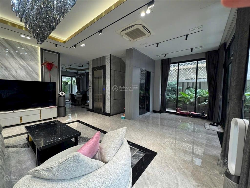Cần tiền nên bán gấp biệt thự song lập  nam phú villa q.7, dt 12x24m = 288m2, giá 32 tỷ