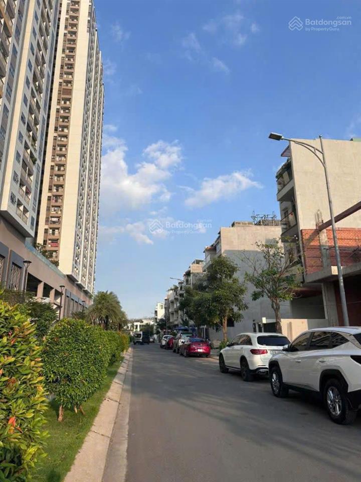 Chính chủ bán gấp lô đất đào trí đường 12m  ngay kdc q7 saigon riverside dt 5x18.3m, giá 7.9 tỷ