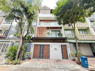 Bán gấp biệt thự 21,5 tỷ, 126m2 có thang máy đầy đủ nội thất kdc ven sông sadeco, tân phong