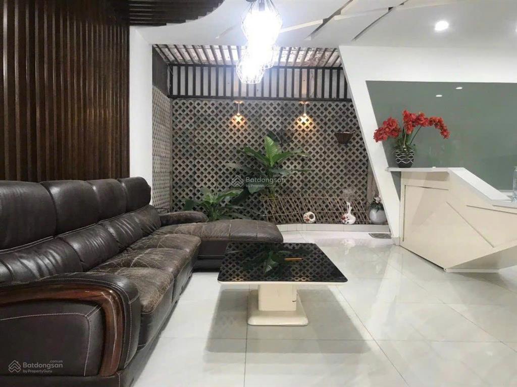 Bán gấp biệt thự 21,5 tỷ, 126m2 có thang máy đầy đủ nội thất kdc ven sông sadeco, tân phong