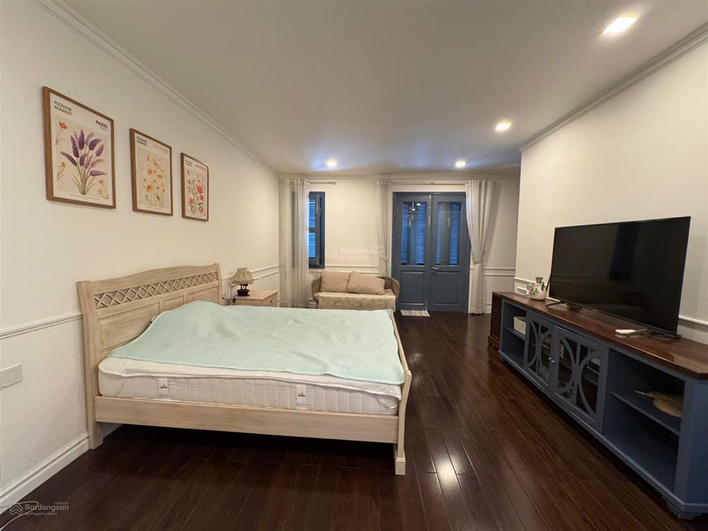 Giảm mạnh 3 tỷ! bán gấp biệt thự vườn khu nam long trần trọng cung quận 7, dt 8x24m  giá 27 tỷ
