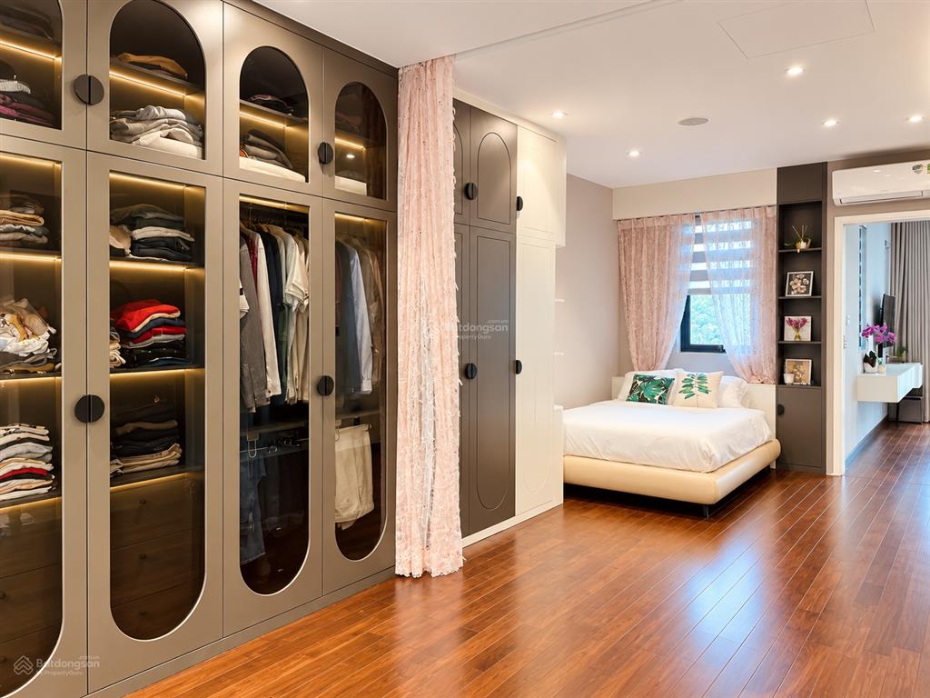 Bán gấp nine south estates  nhà phố ven sông 7m ngang  dtsd 260m2  sổ hồng hoàn công giá 18.8 tỷ