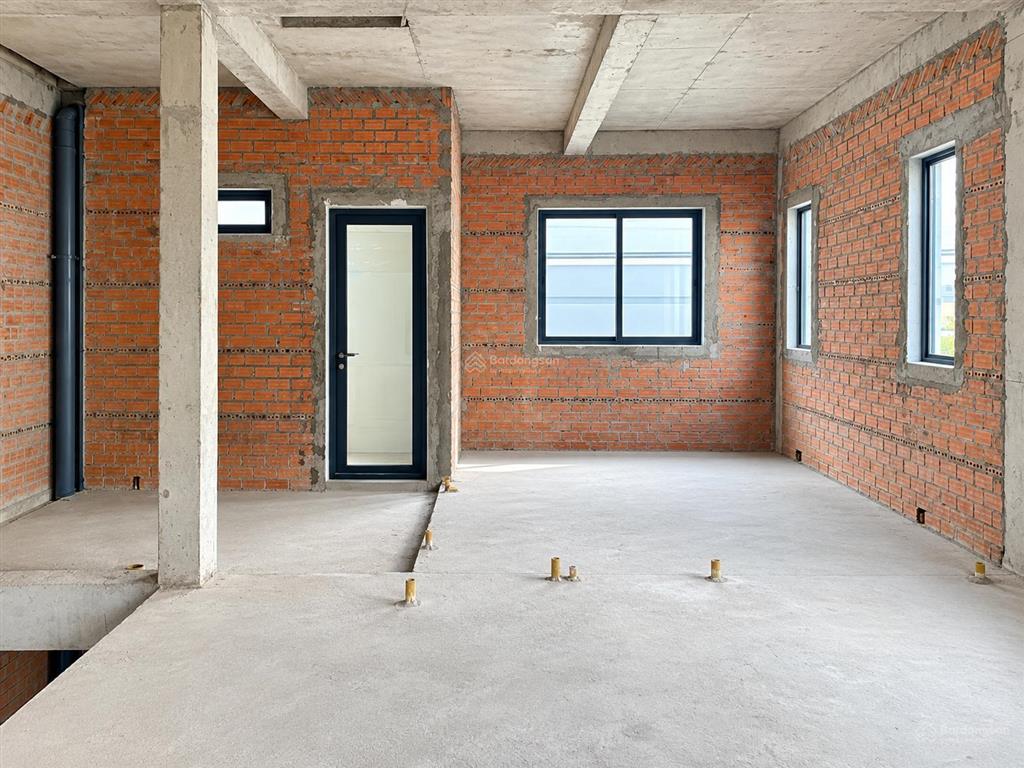 Giảm sốc 1 tỷ! hàng hiếm nine south  nhà phố ven sông ngang 7m sổ hồng, hoàn công giá chỉ 16,8 tỷ