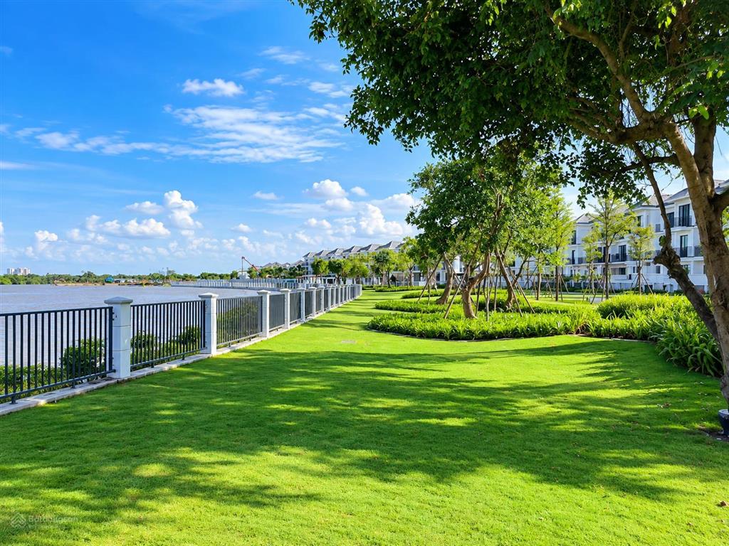 Giảm sốc 1 tỷ! hàng hiếm nine south  nhà phố ven sông ngang 7m sổ hồng, hoàn công giá chỉ 16,8 tỷ
