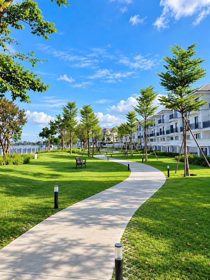 Giảm sốc 1 tỷ! hàng hiếm nine south  nhà phố ven sông ngang 7m sổ hồng, hoàn công giá chỉ 16,8 tỷ
