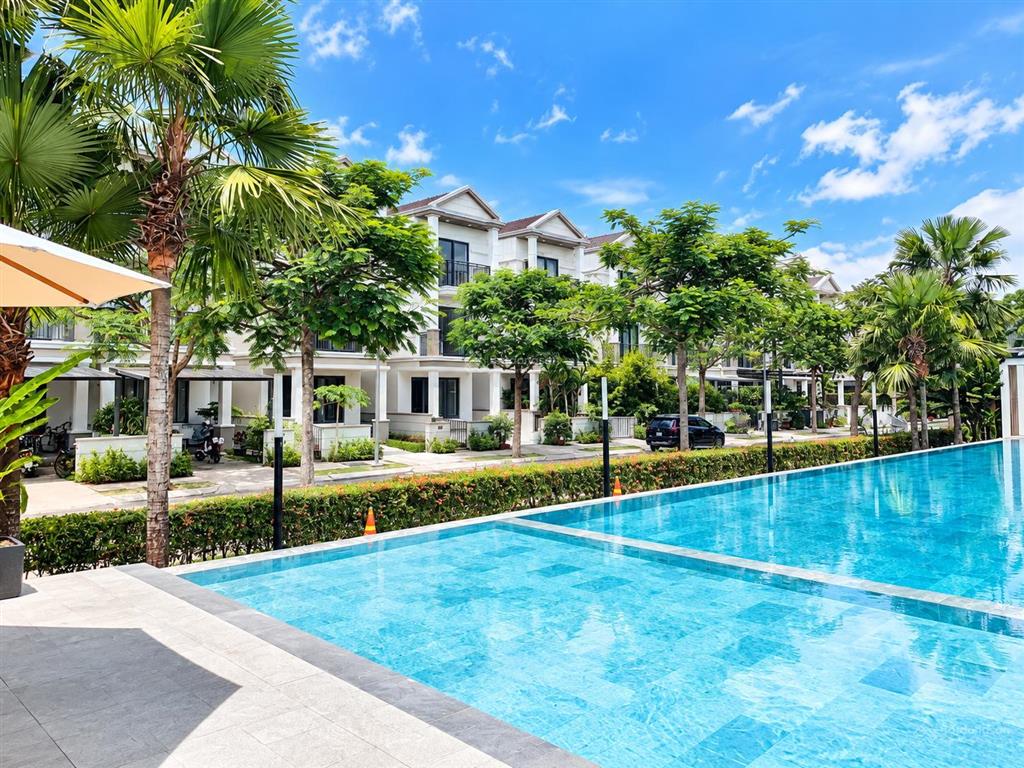 Giảm sốc 1 tỷ! hàng hiếm nine south  nhà phố ven sông ngang 7m sổ hồng, hoàn công giá chỉ 16,8 tỷ