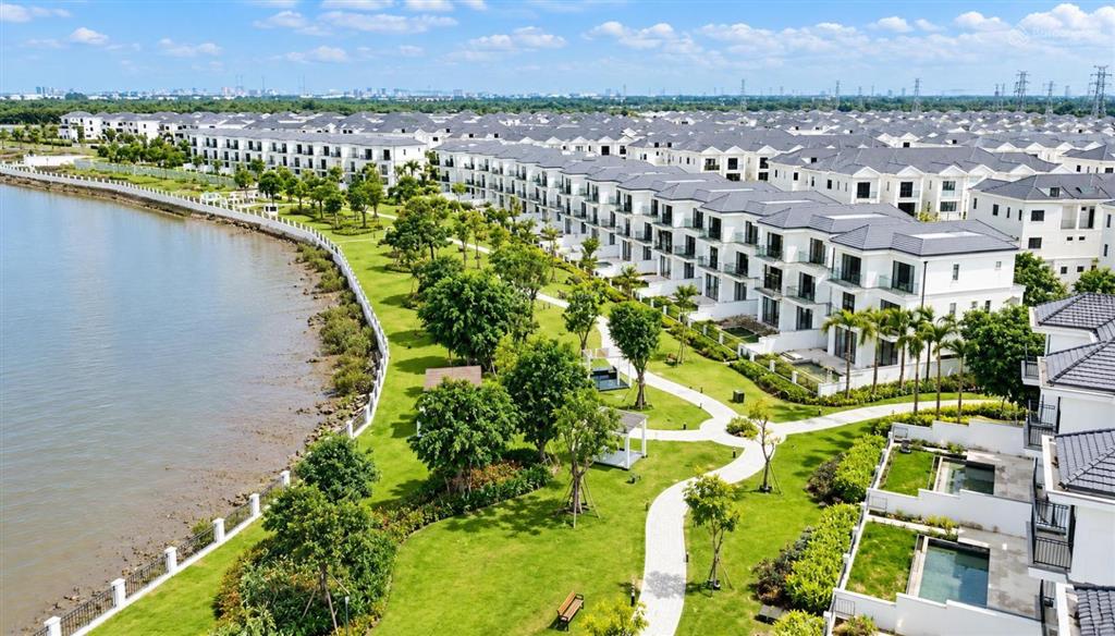 Giảm sốc 1 tỷ! hàng hiếm nine south  nhà phố ven sông ngang 7m sổ hồng, hoàn công giá chỉ 16,8 tỷ