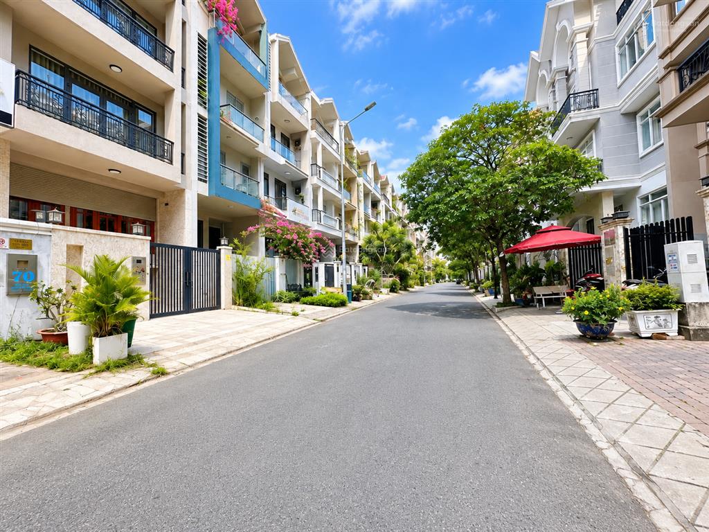 Hàng đầu tư him lam q7  nhà 5x20m có hầm + thang máy  hđ thuê 50tr/tháng  giá 26,5 tỷ