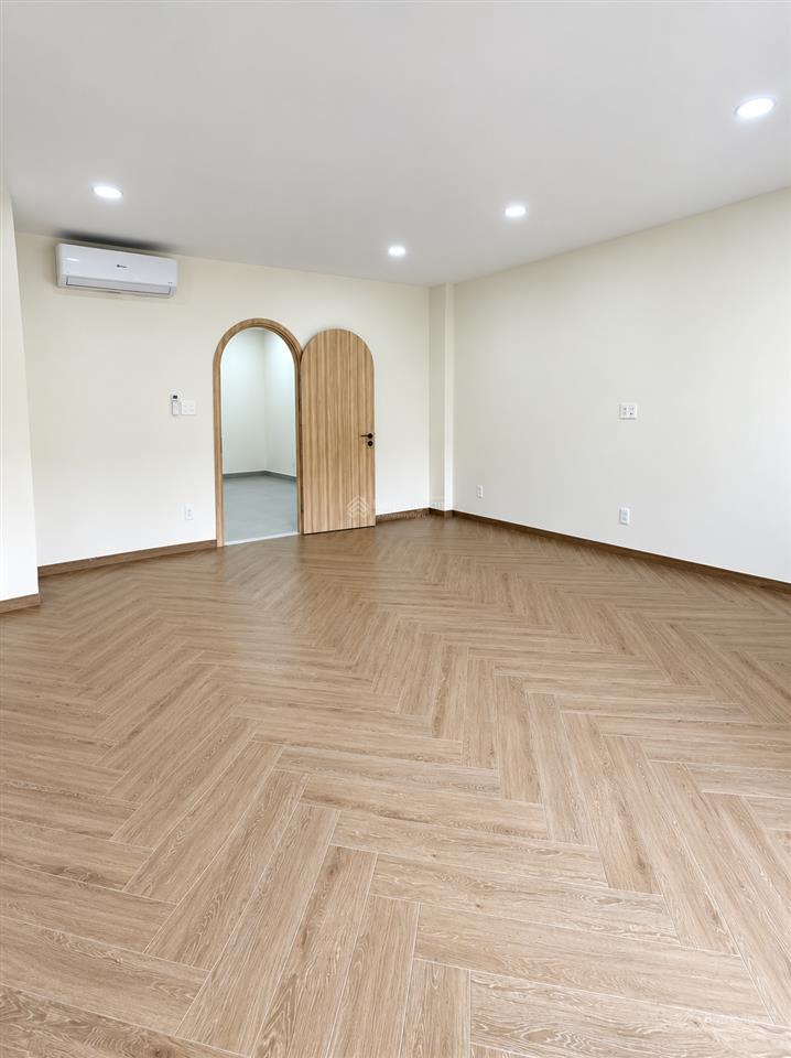 Hàng đầu tư him lam q7  nhà 5x20m có hầm + thang máy  hđ thuê 50tr/tháng  giá 26,5 tỷ