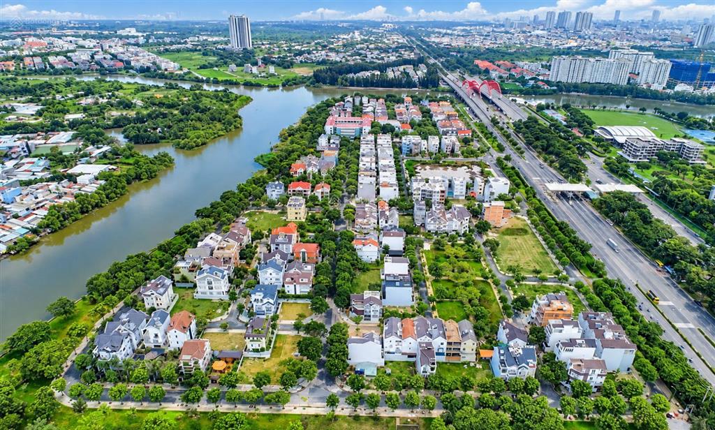 Giảm sốc 1 tỷ! nhà phố kdc ven sông sadeco q7  đối diện rmit, sát phú mỹ hưng  chỉ 13.5 tỷ