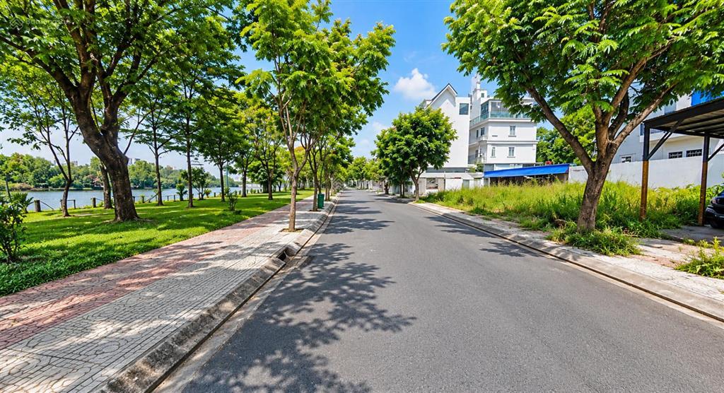 Giảm sốc 1 tỷ! nhà phố kdc ven sông sadeco q7  đối diện rmit, sát phú mỹ hưng  chỉ 13.5 tỷ