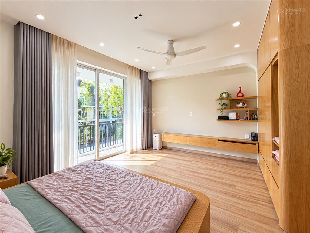 Giảm sốc 1 tỷ! nhà phố kdc ven sông sadeco q7  đối diện rmit, sát phú mỹ hưng  chỉ 13.5 tỷ
