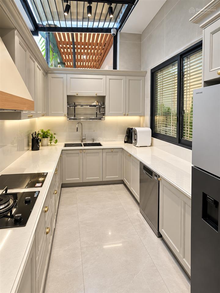 Giảm mạnh 2,5 tỷ  biệt thự kdc ven sông sadeco thang máy, q7, 126m2 giá tốt 21,5 tỷ